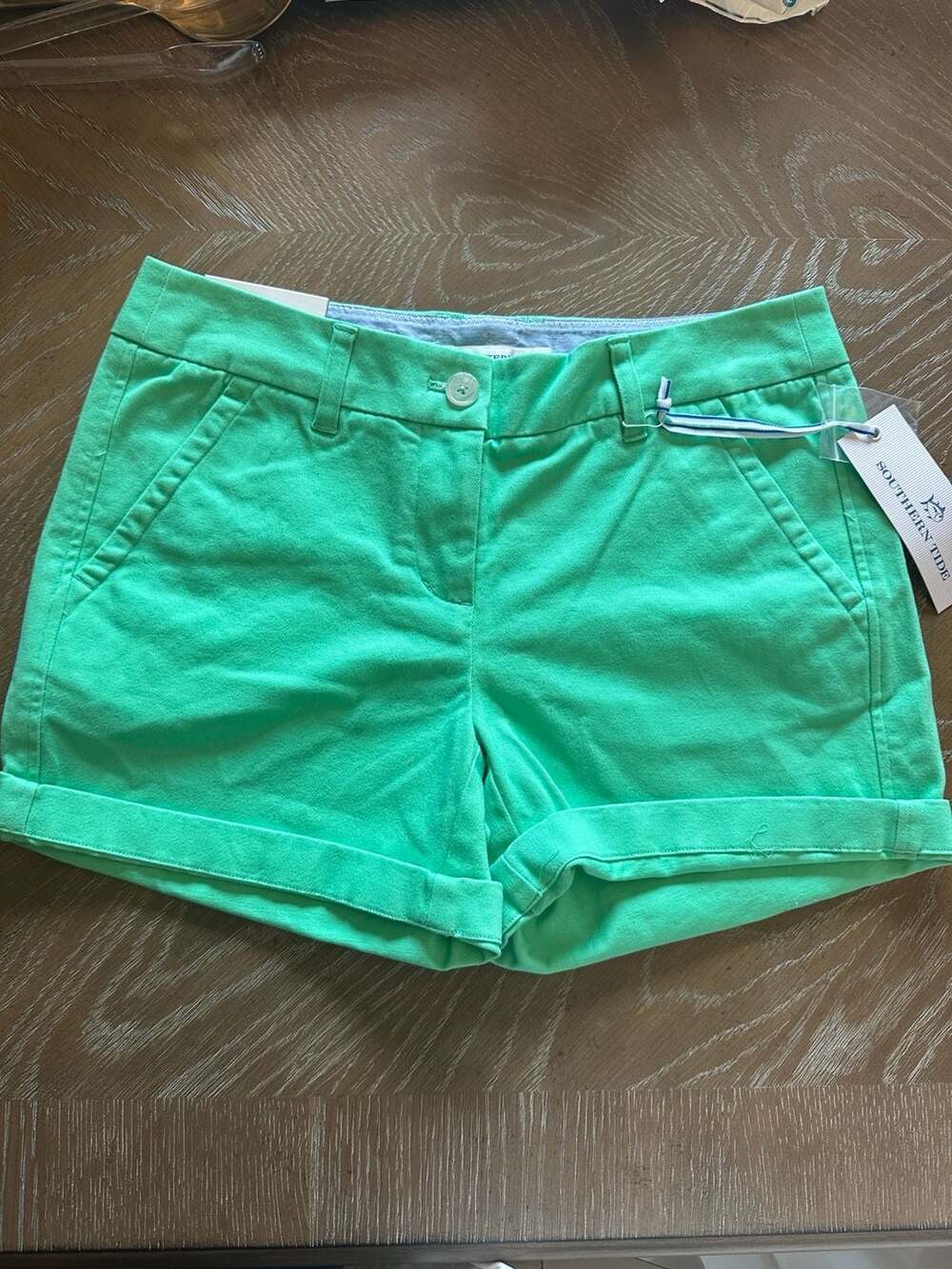 Southern Tide Women's 5" Caroline Chino Shorts in Green